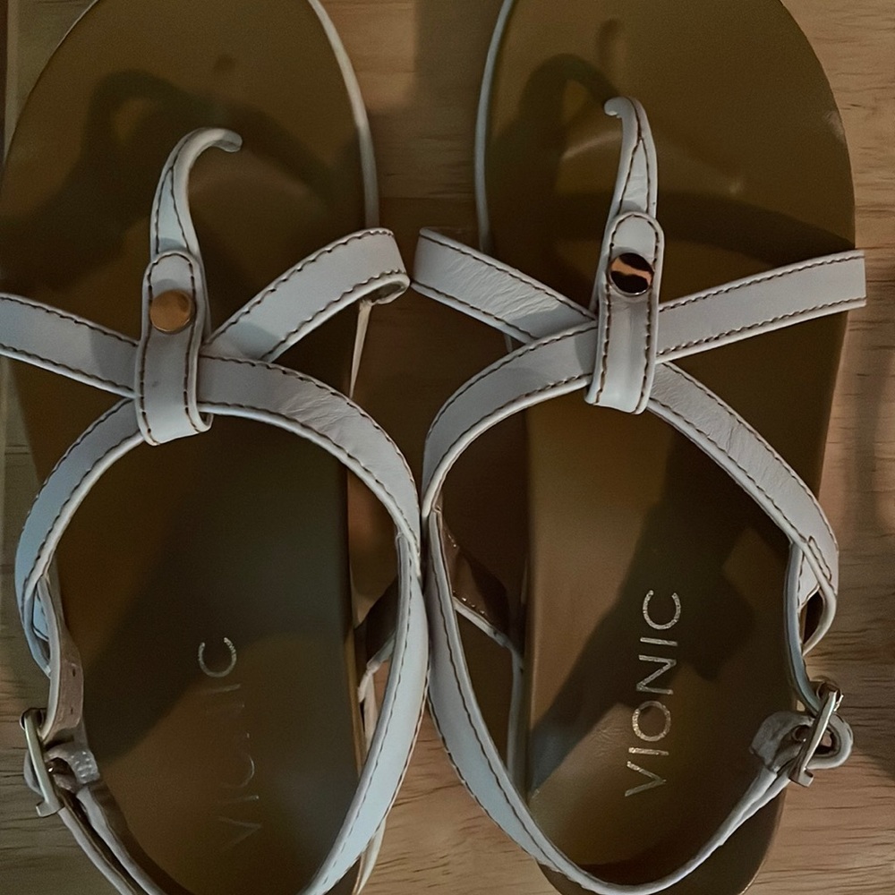 Vionic sandals - size 6 - white